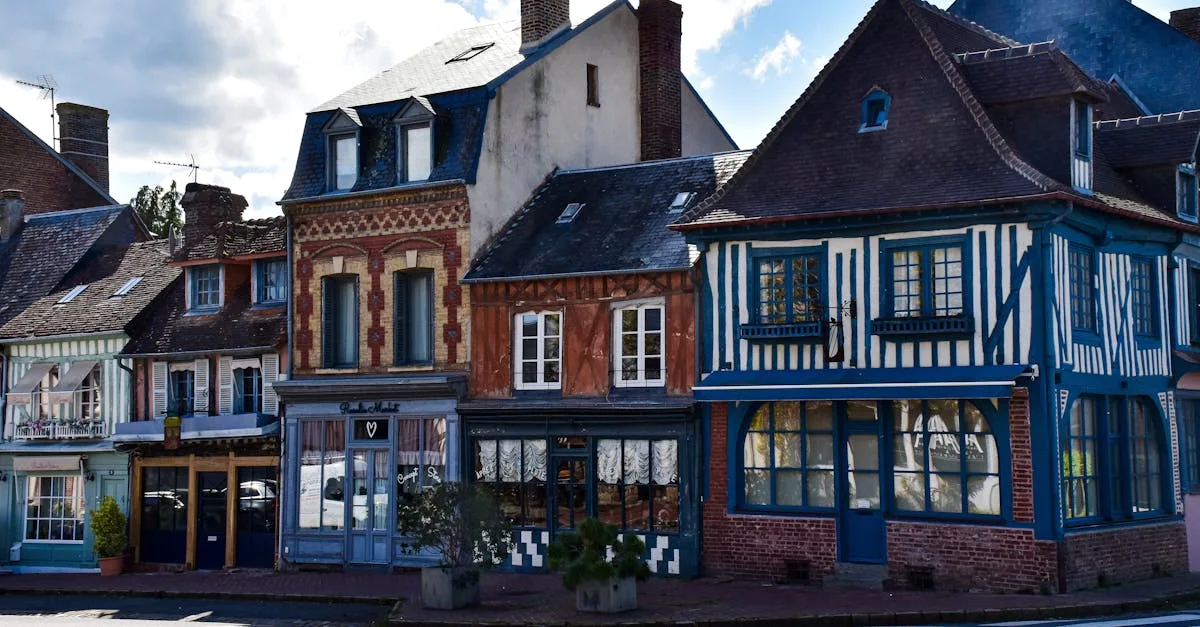 découvrez des hébergements confortables en normandie, alliant charme local et modernité pour un séjour inoubliable.