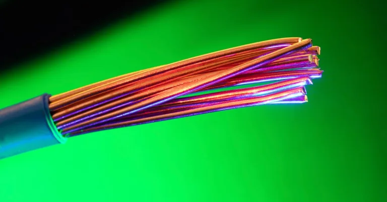 découvrez comment choisir l'épaisseur d'isolation optimale pour améliorer l'efficacité énergétique et le confort de votre habitation.