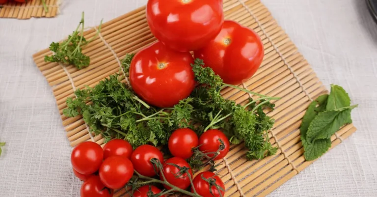 découvrez la saveur authentique de la tomate, fraîche et délicieuse, idéale pour sublimer vos recettes culinaires.
