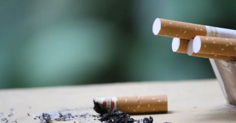 découvrez les réglementations en vigueur pour l'importation de cigarettes, incluant les restrictions, taxes et obligations douanières à respecter.