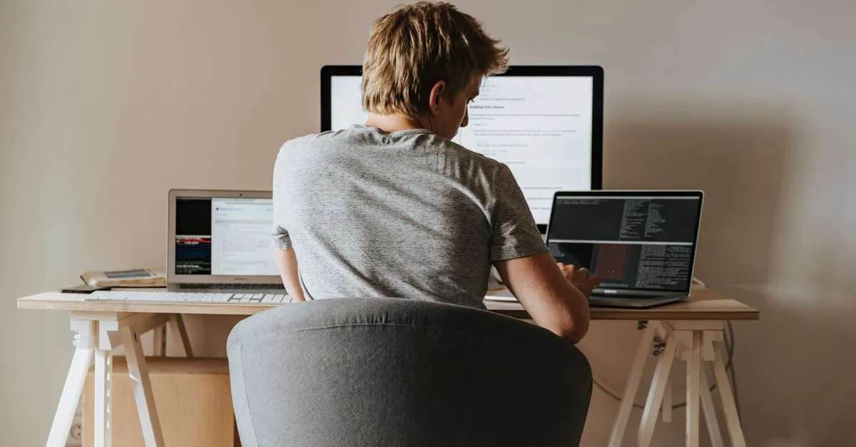 découvrez des astuces et outils pour améliorer votre productivité digitale et optimiser votre gestion du temps au quotidien.